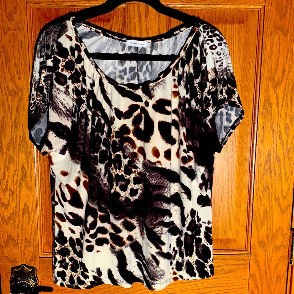 Silky animal print short sleeve top